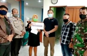 Kepala Desa Belimbing Serahkan 205 KK Penerima BLT Tahap 1 Tahun 2020